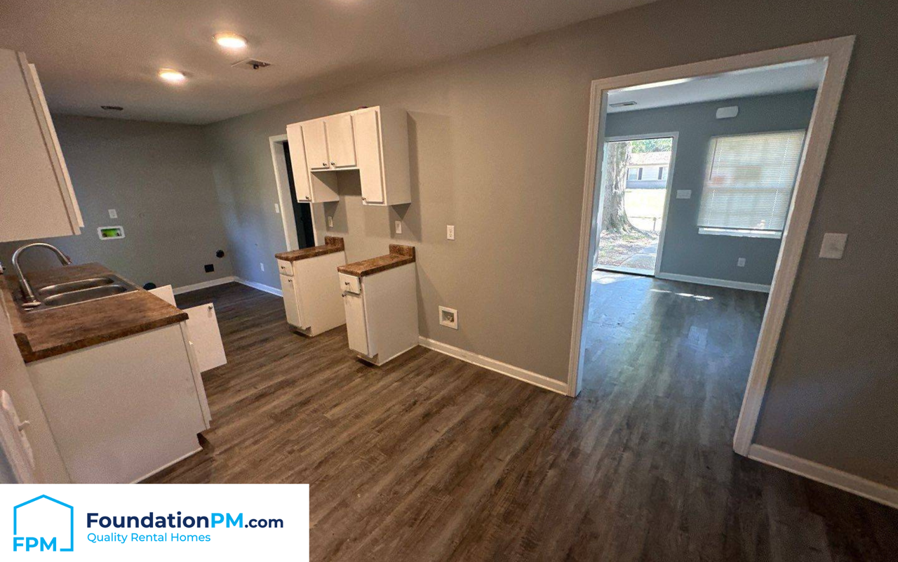 1382 Mary Jane Ave #1 - Photo 5 of 13