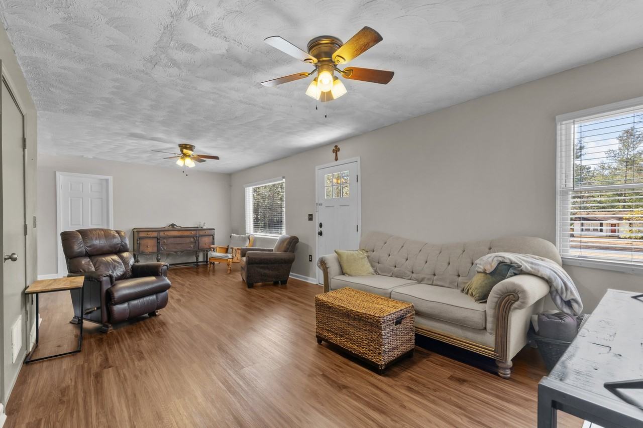 620 E New England Ave #1 - Photo 4 of 36