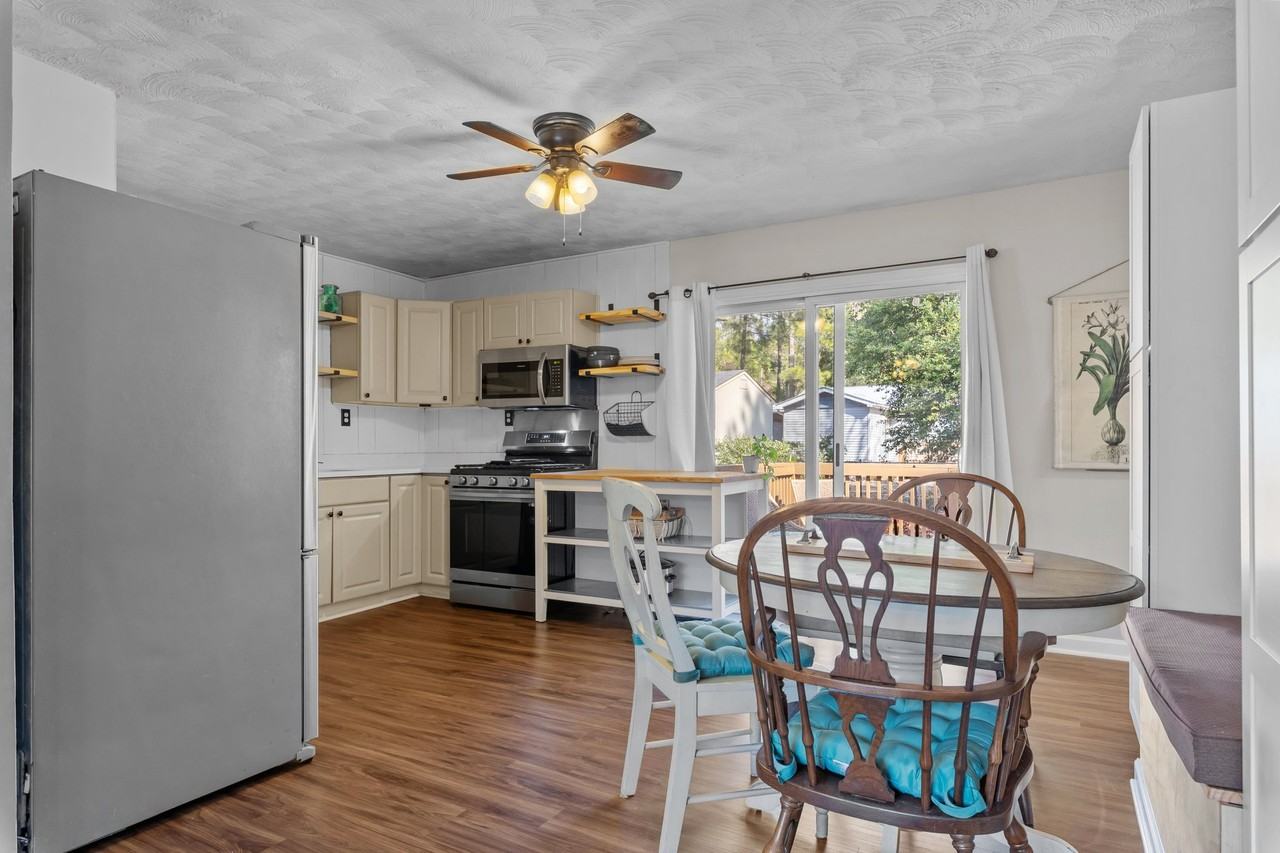 620 E New England Ave #1 - Photo 7 of 36