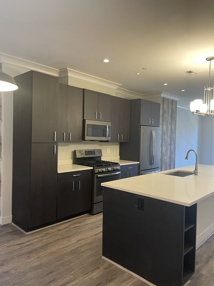 918 N Buchanan St #918 - Photo 2 of 26