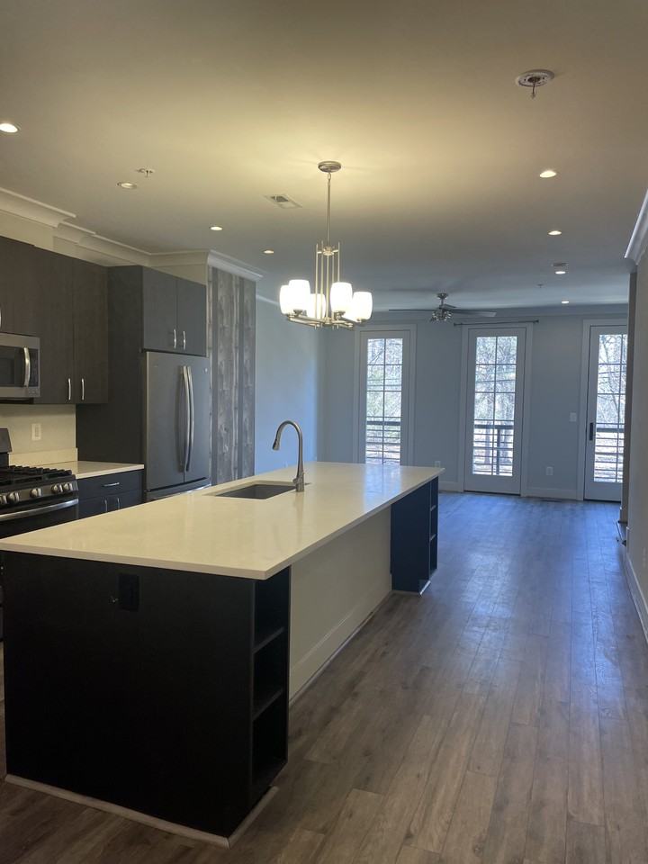 918 N Buchanan St #918 - Photo 3 of 26