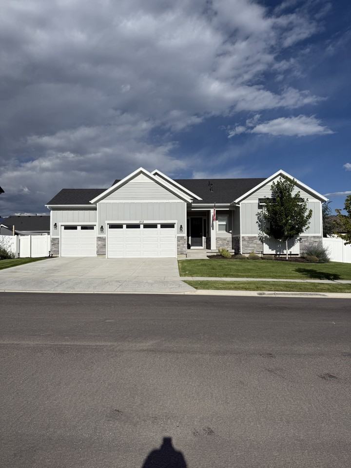 1712 S 1160 E #1 - Photo 3 of 43