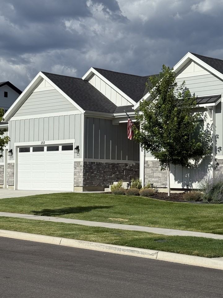 1712 S 1160 E #1 - Photo 4 of 43