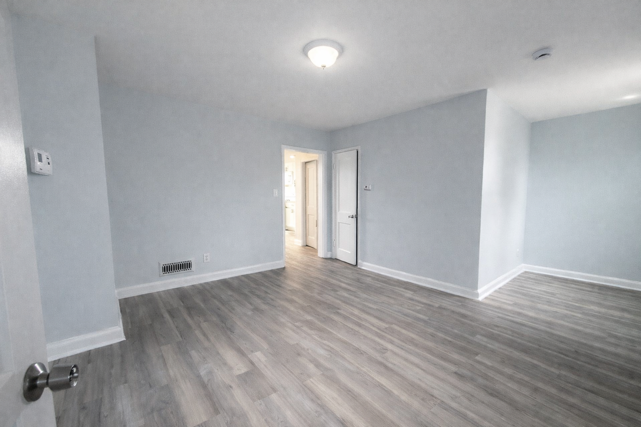 3010 Sollers Point Rd - Photo 3 of 7