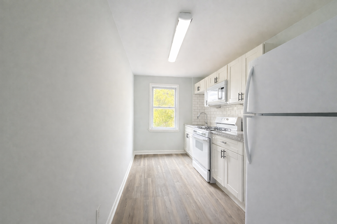 3010 Sollers Point Rd - Photo 4 of 7