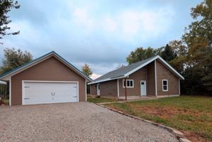 featured image of 230 Langstraat Ln #1