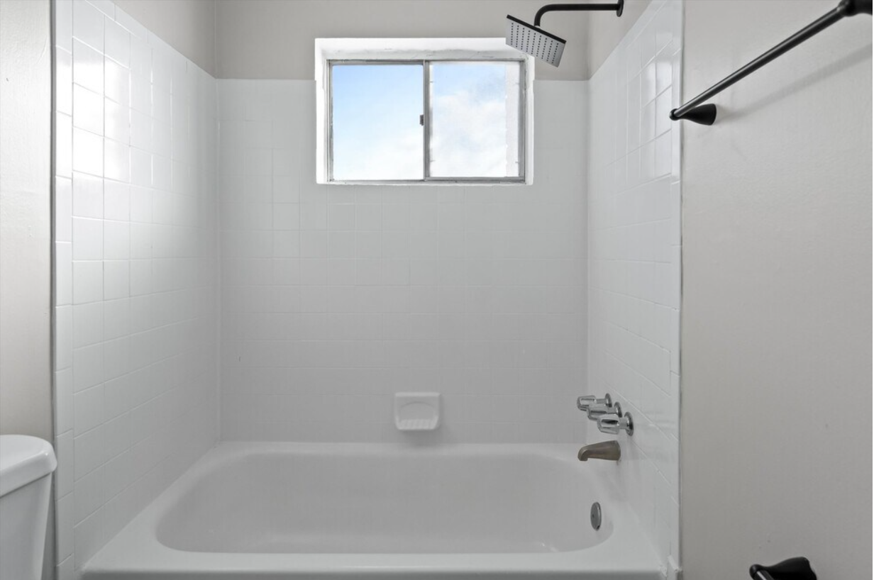 29408 DequindreUnit 203 #408-203 - Photo 4 of 11