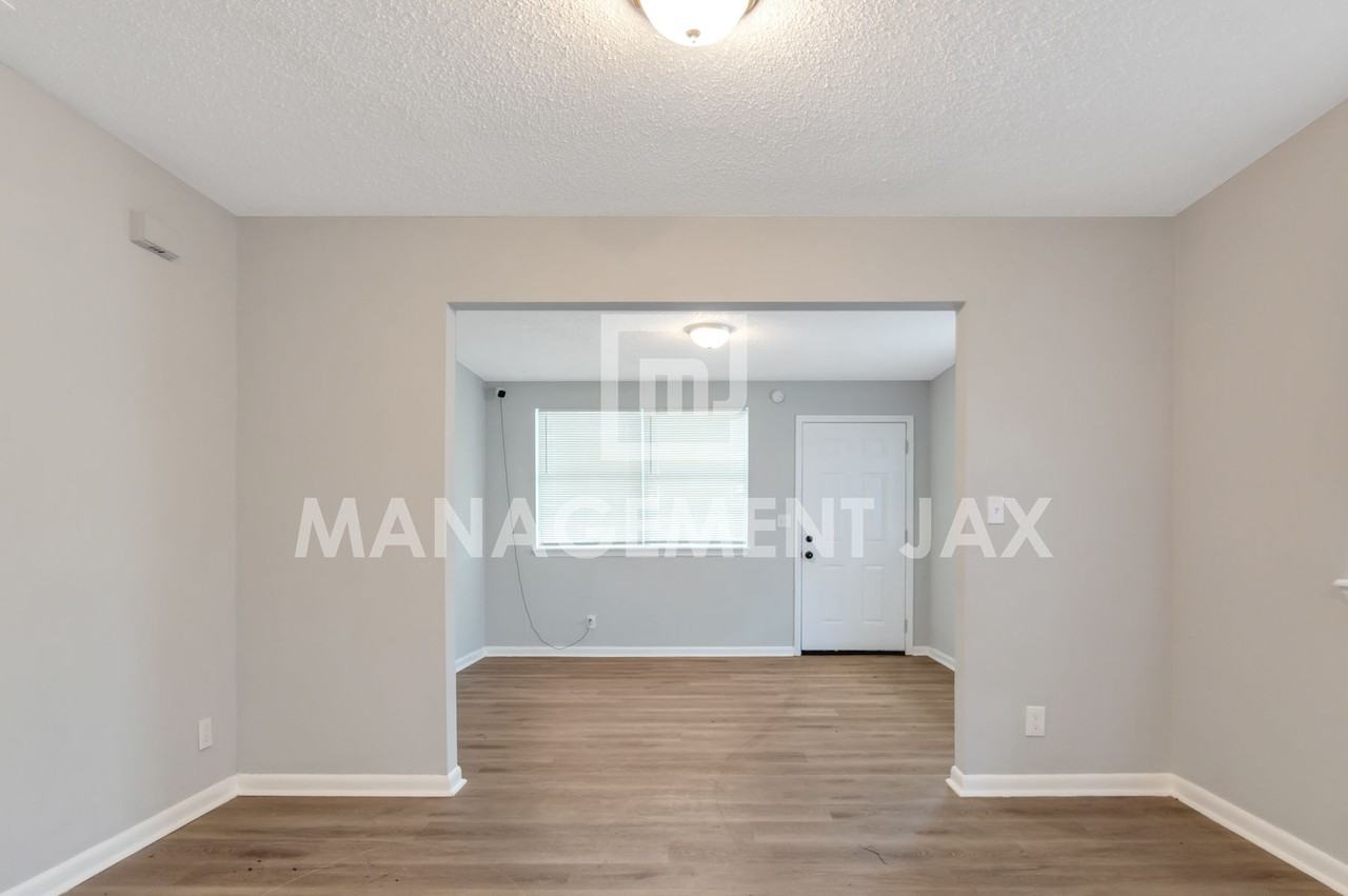 1417 W 23rd St #1 - Photo 2 of 13