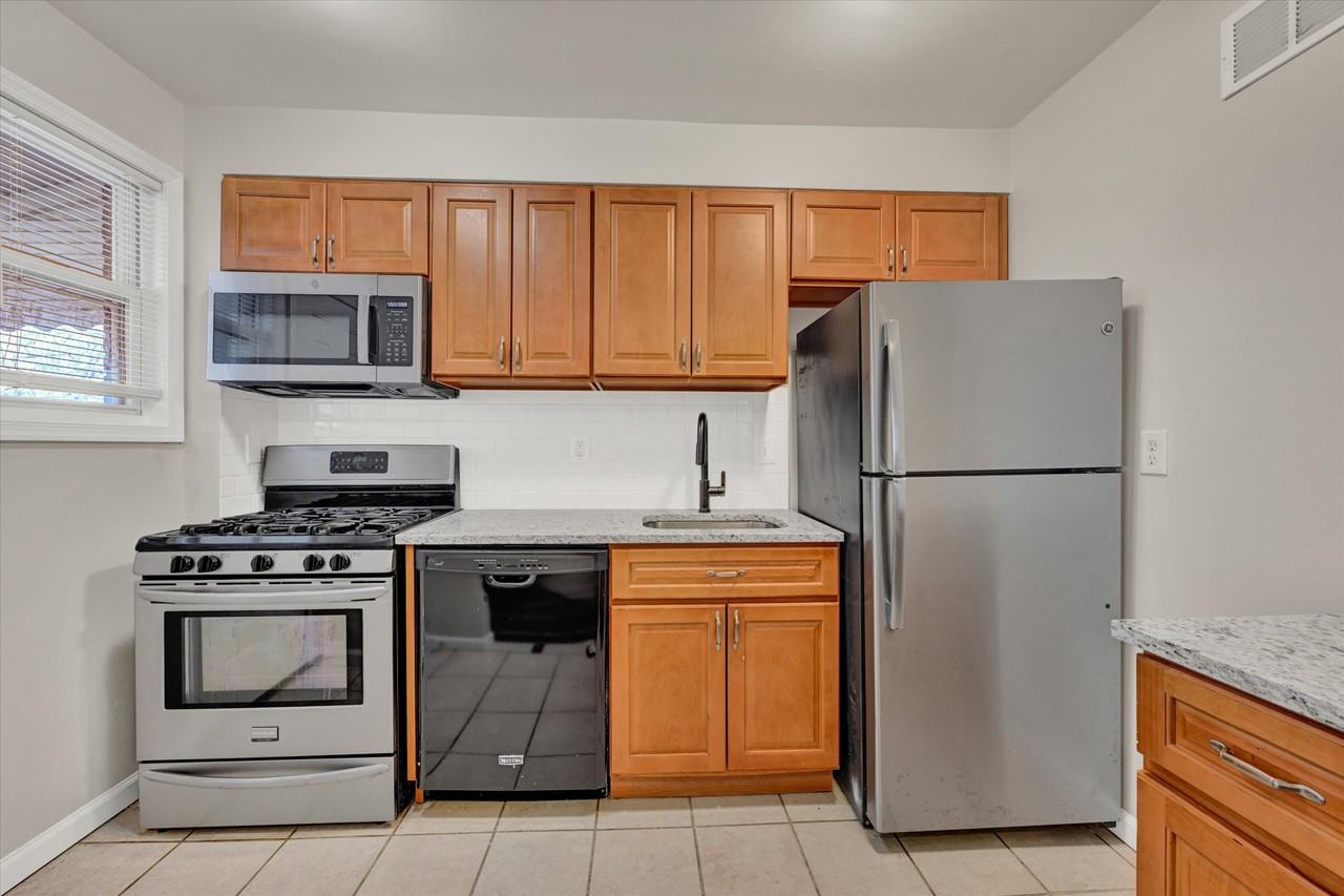 3616 Saint Victor St #1 - Photo 5 of 14