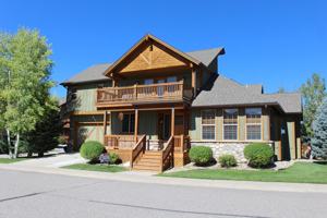 featured image of 141 Whitehorse Dr #1