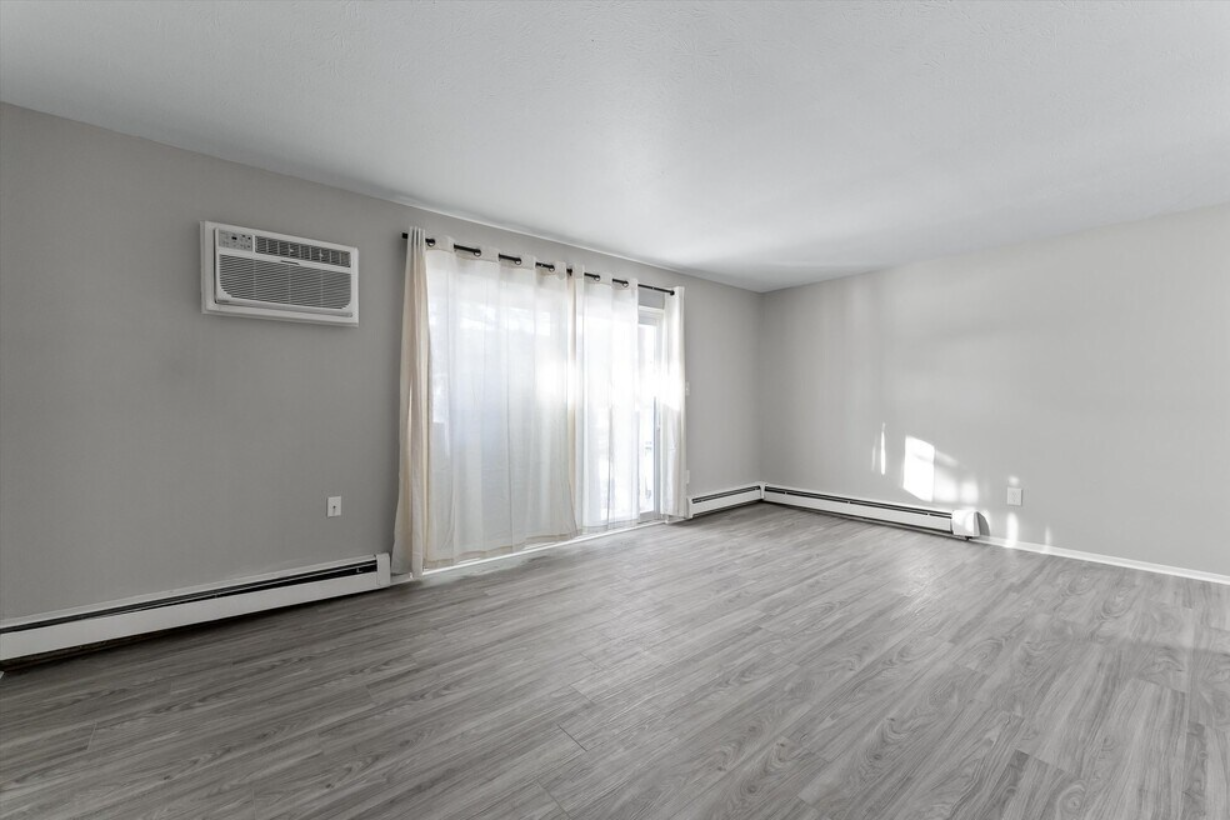 29336 DequindreUnit 103 #336-103 - Photo 2 of 17