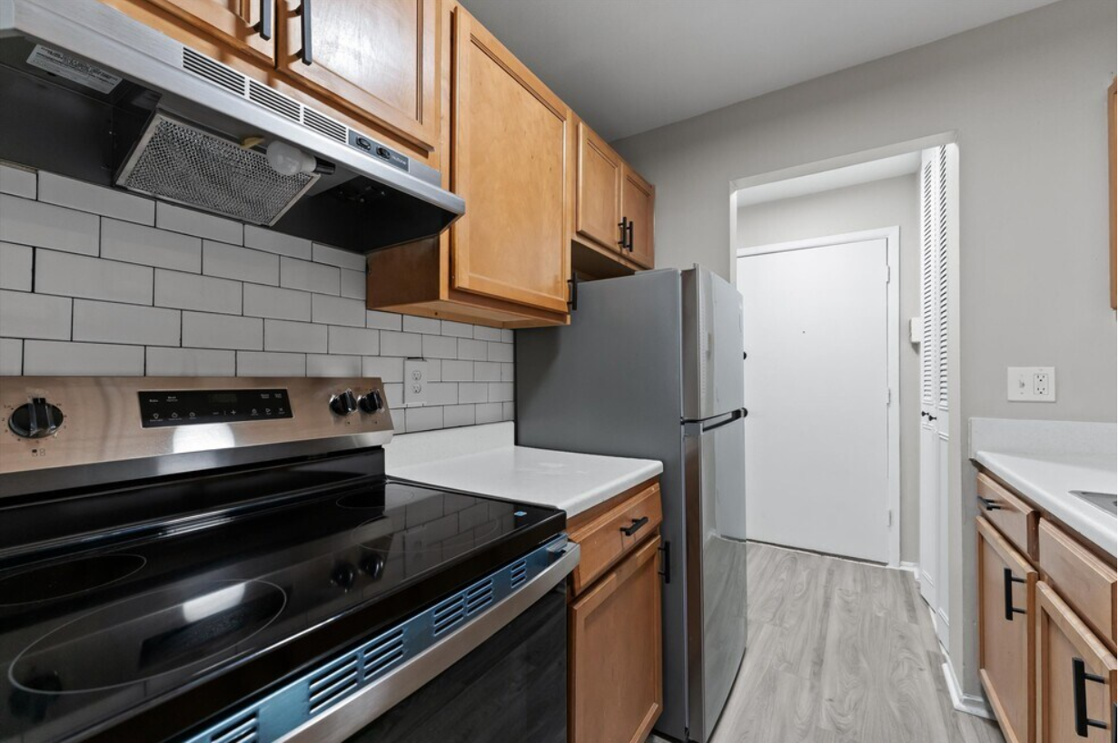 29336 DequindreUnit 103 #336-103 - Photo 6 of 17