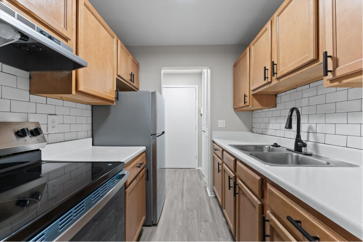 29336 DequindreUnit 103 #336-103 - Photo 5 of 17