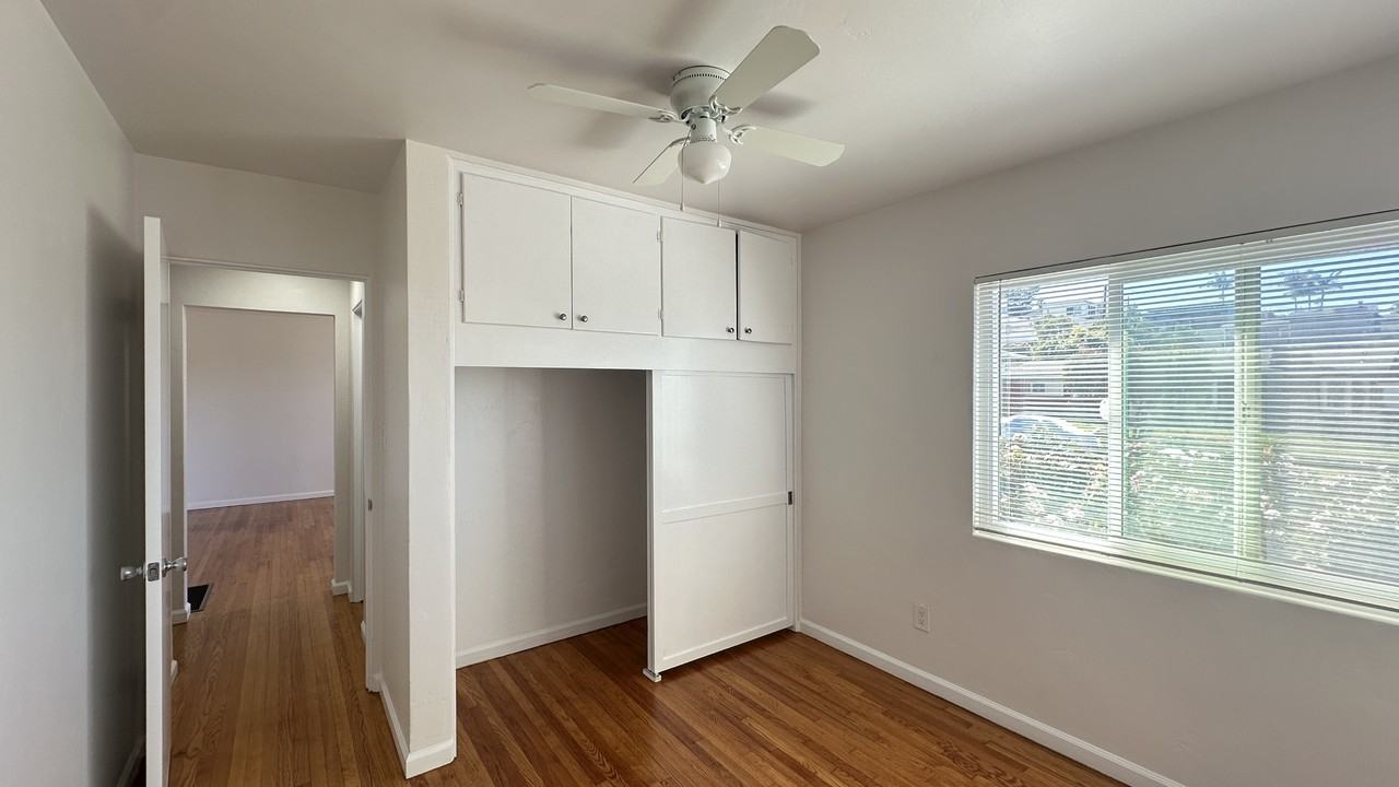 4692 Newport Ave - Photo 6 of 21