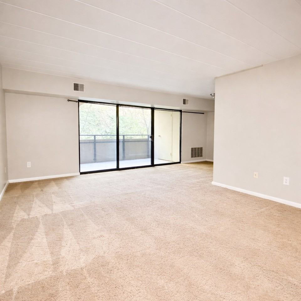 312C Mcknight Cir #C312 - Photo 2 of 12