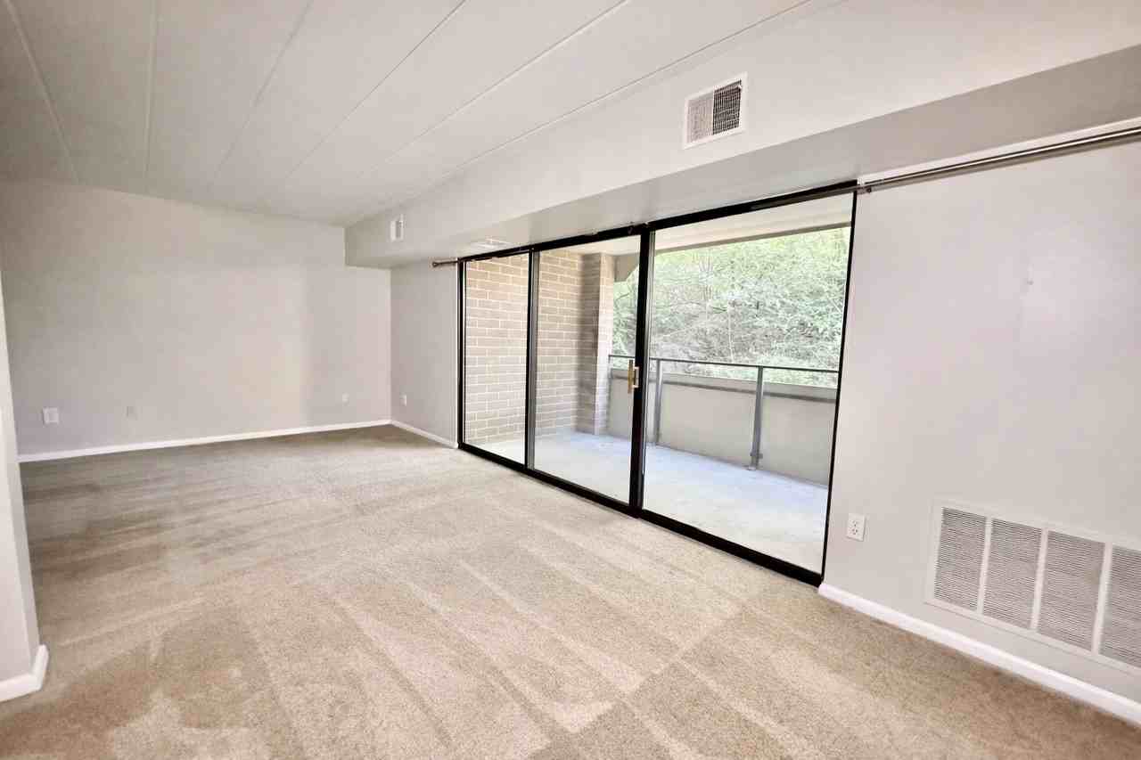 312C Mcknight Cir #C312 - Photo 5 of 12