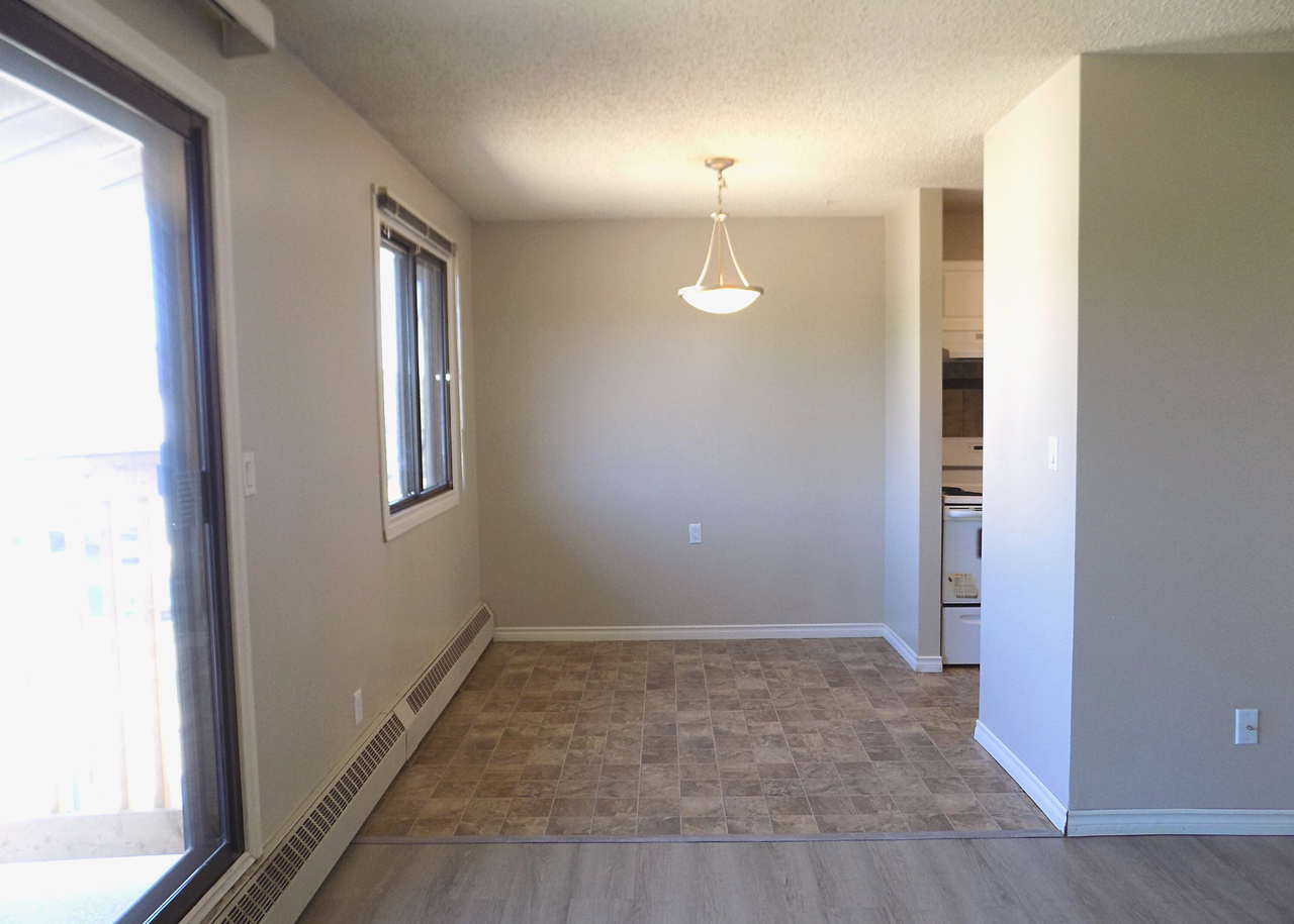 8111 8111 96 StreetBlock D - 322 #322FR - Photo 4 of 14