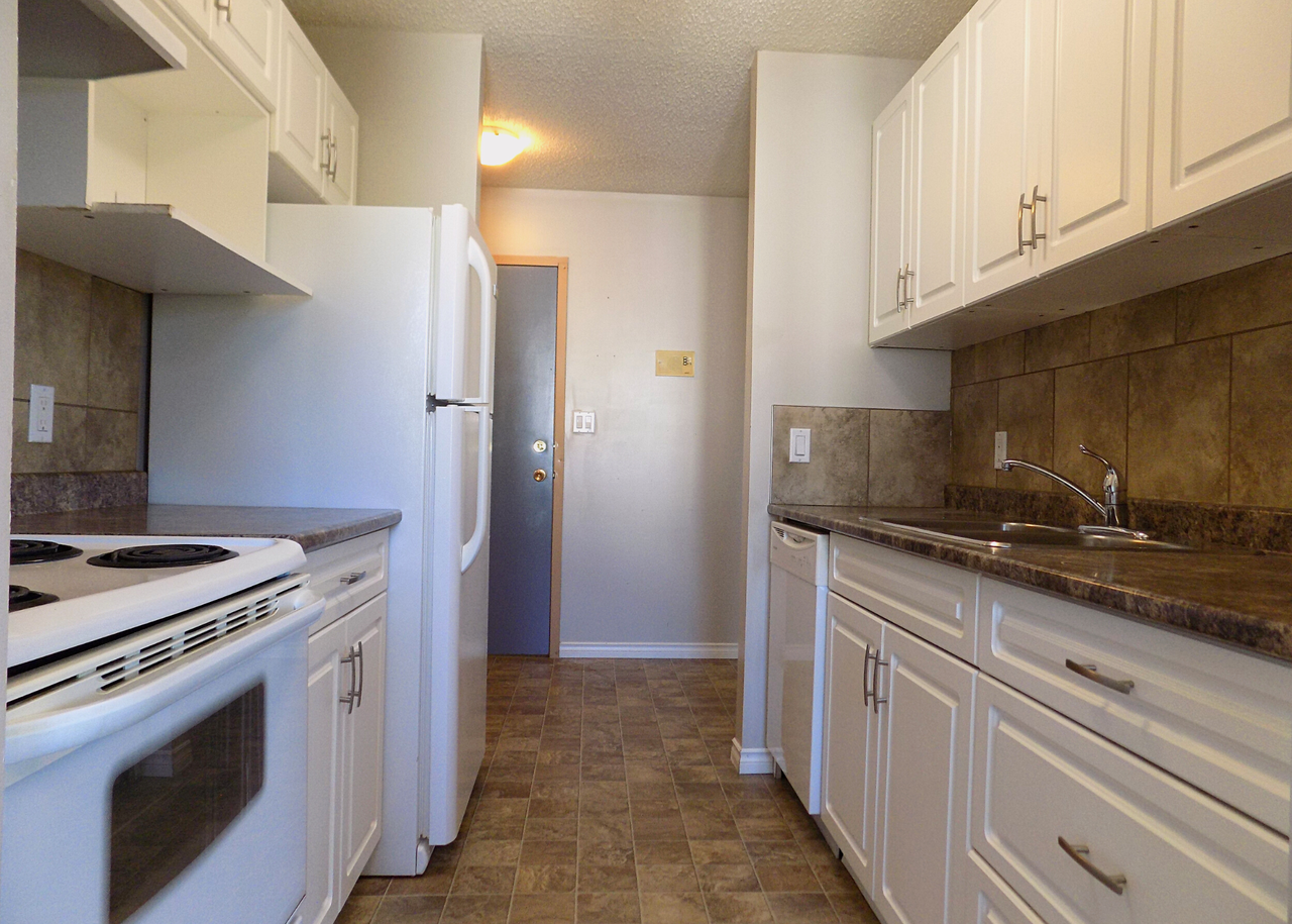 8111 8111 96 StreetBlock D - 322 #322FR - Photo 5 of 14