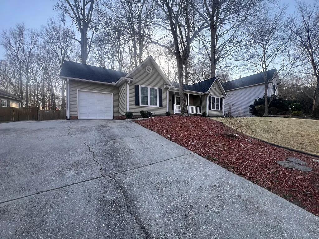 400 Dunwoody Dr #1 - Photo 3 of 27