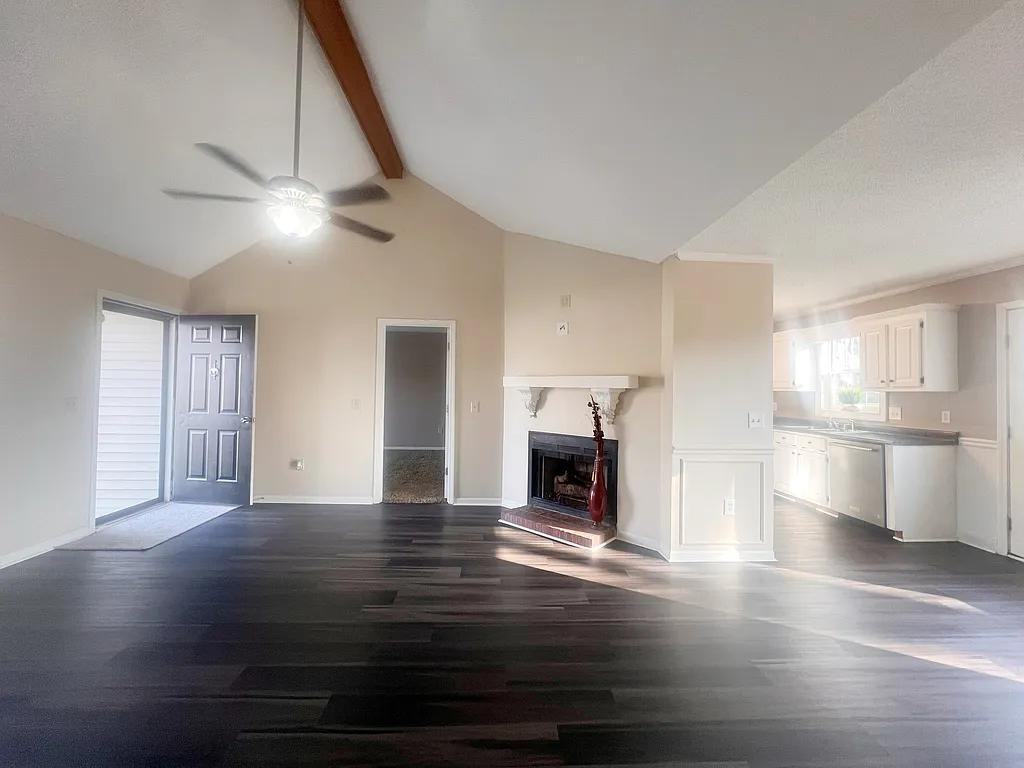 400 Dunwoody Dr #1 - Photo 4 of 27