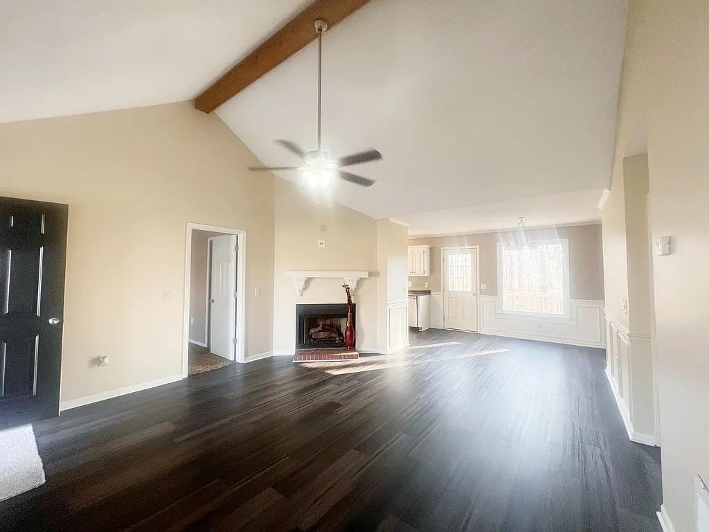 400 Dunwoody Dr #1 - Photo 5 of 27