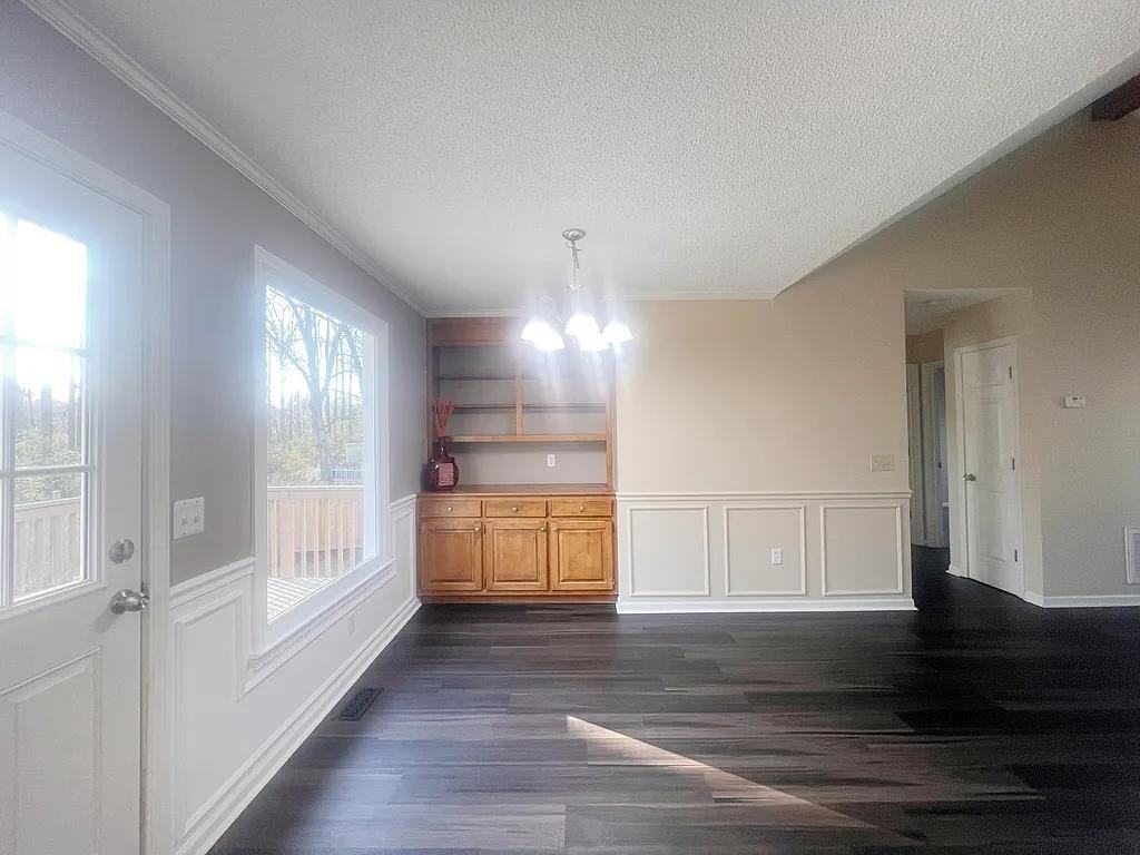 400 Dunwoody Dr #1 - Photo 6 of 27