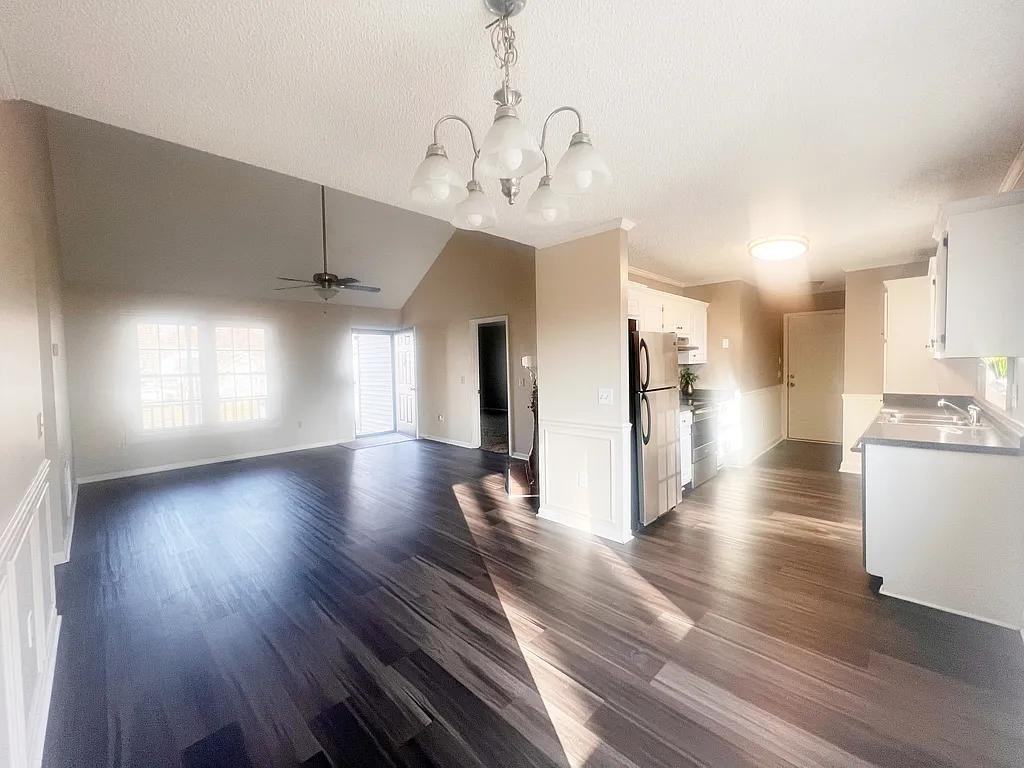 400 Dunwoody Dr #1 - Photo 7 of 27