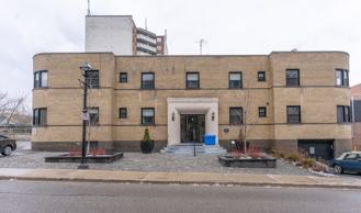 8 - 8 Wellington Street West #4 - Photo 1 of 1