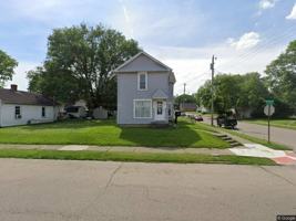 featured image of 204 S Elm St #1