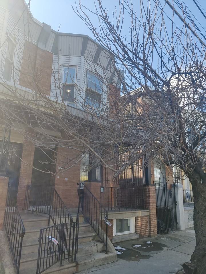 728 E Ontario St #1 - Photo 2 of 17