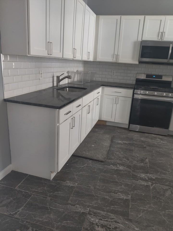 728 E Ontario St #1 - Photo 5 of 17