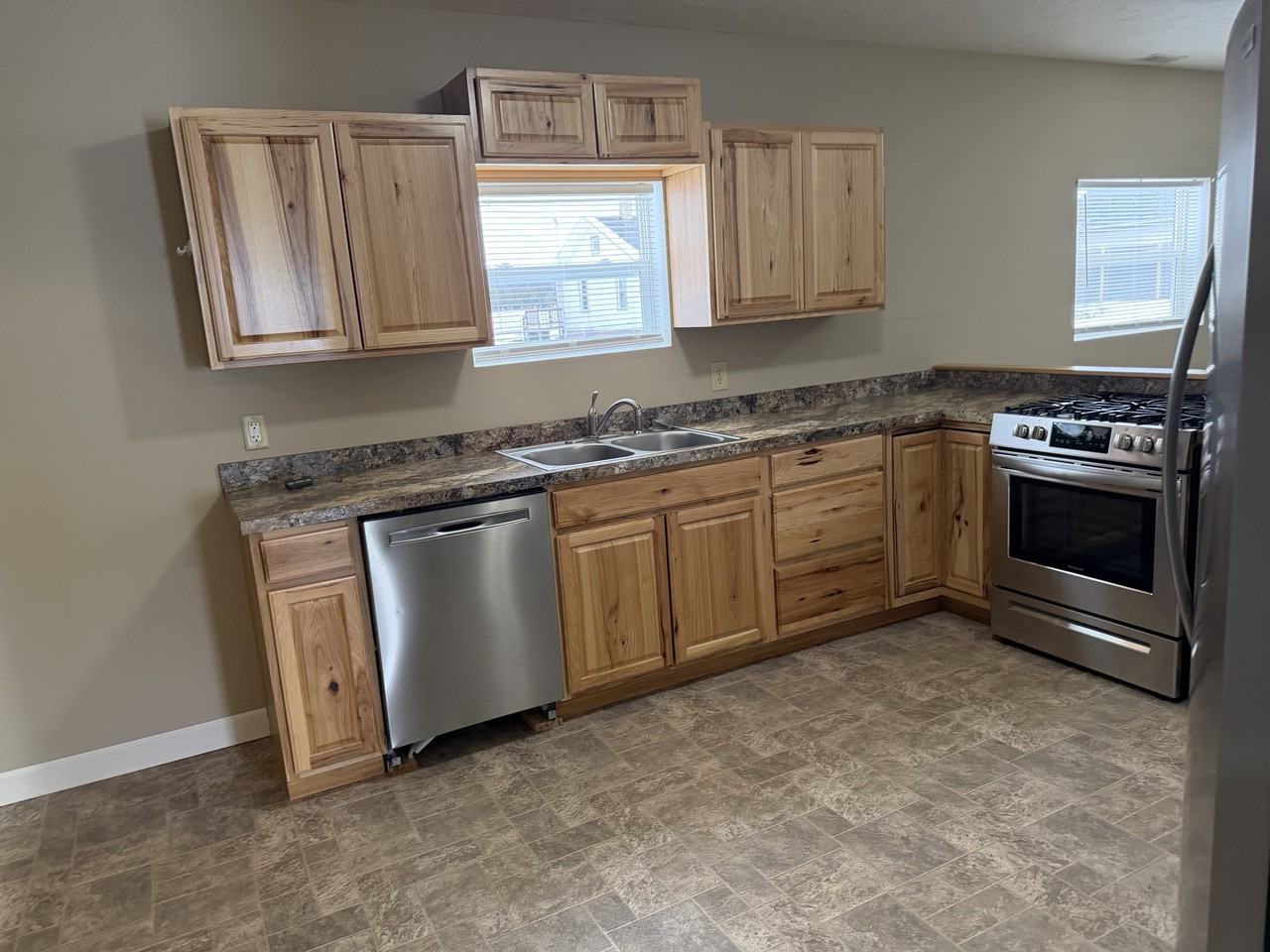 Compton Ln #B - Photo 2 of 8