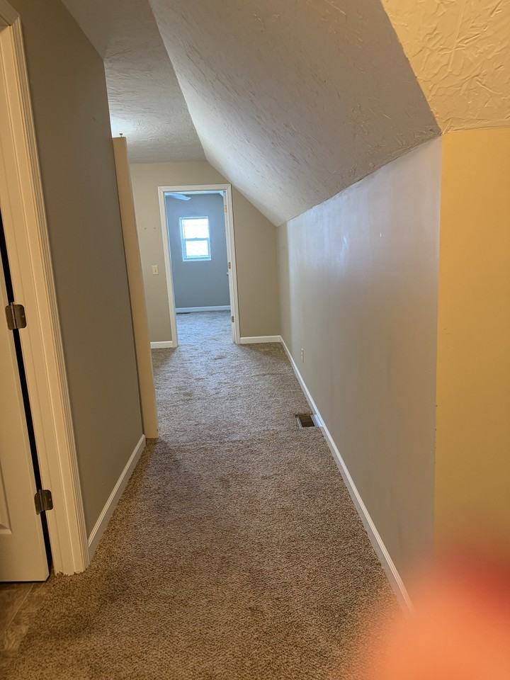 Compton Ln #B - Photo 7 of 8