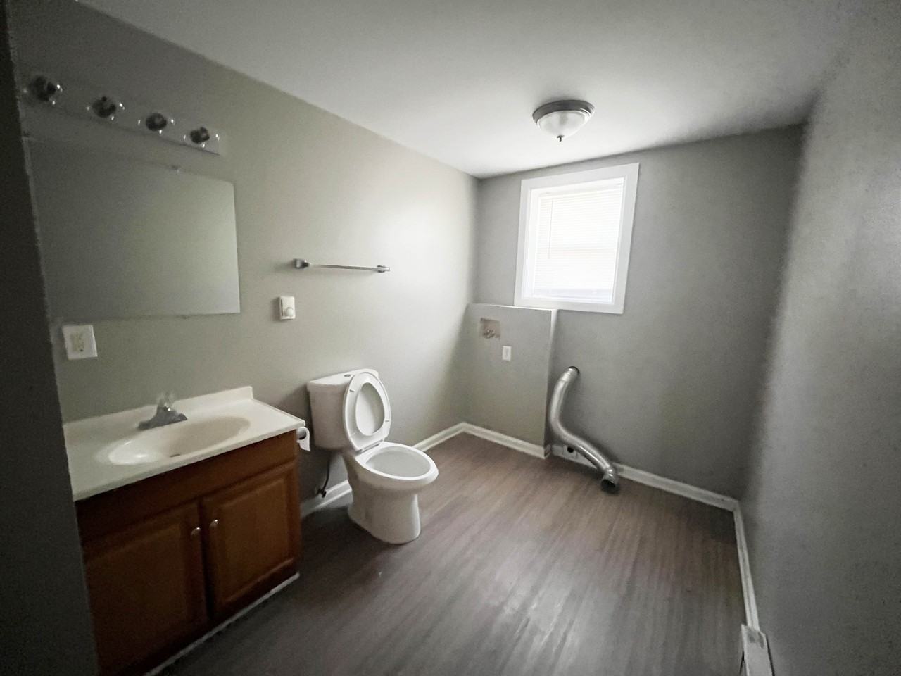 242 N Raleigh St - Photo 4 of 10