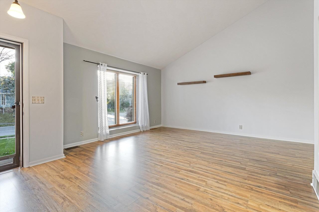 5120 S 162nd Ave #1 - Photo 5 of 24