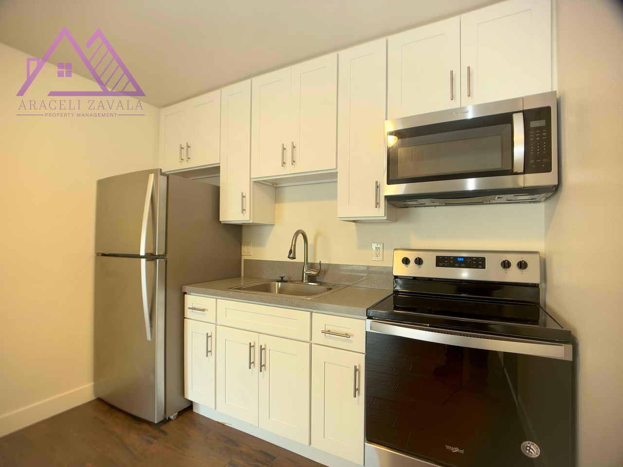 Manzana Studios & Loft Apartments - Photo 4 of 9