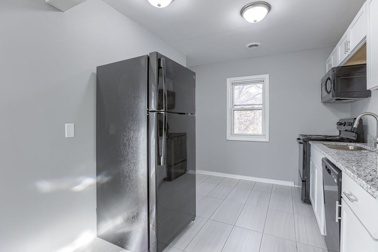 3806 Binney St #1 - Photo 4 of 25