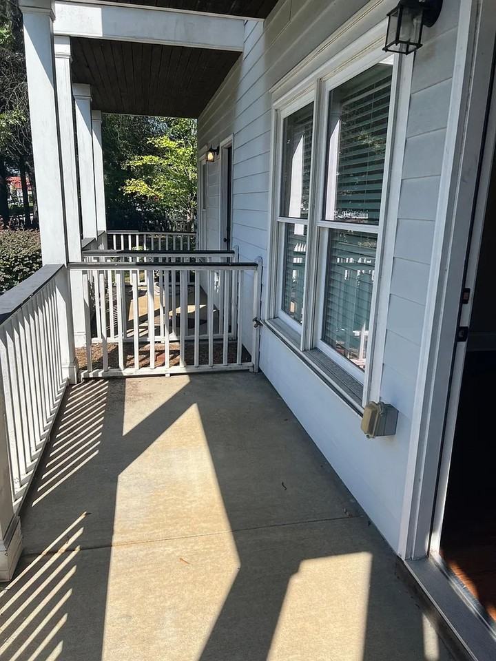 3 Bedroom/3 Bathroom Townhome Minutes from the Medical District - Photo 3 of 17