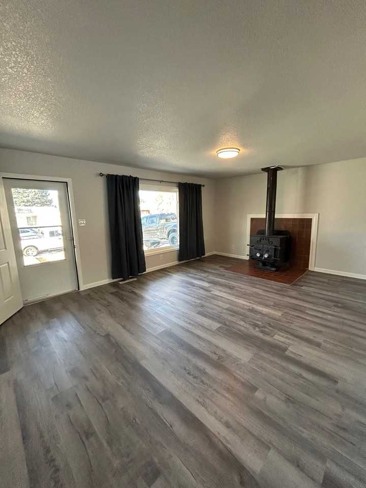 313 Steven Dr #1 - Photo 2 of 16