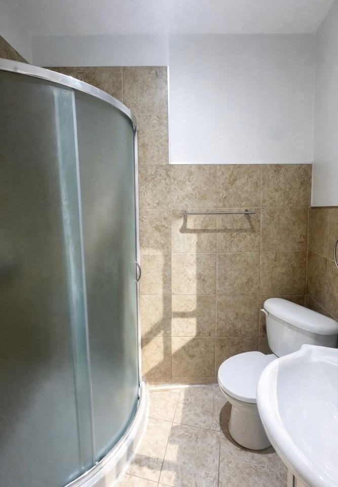 2004 Rue de Bullion - Photo 4 of 9