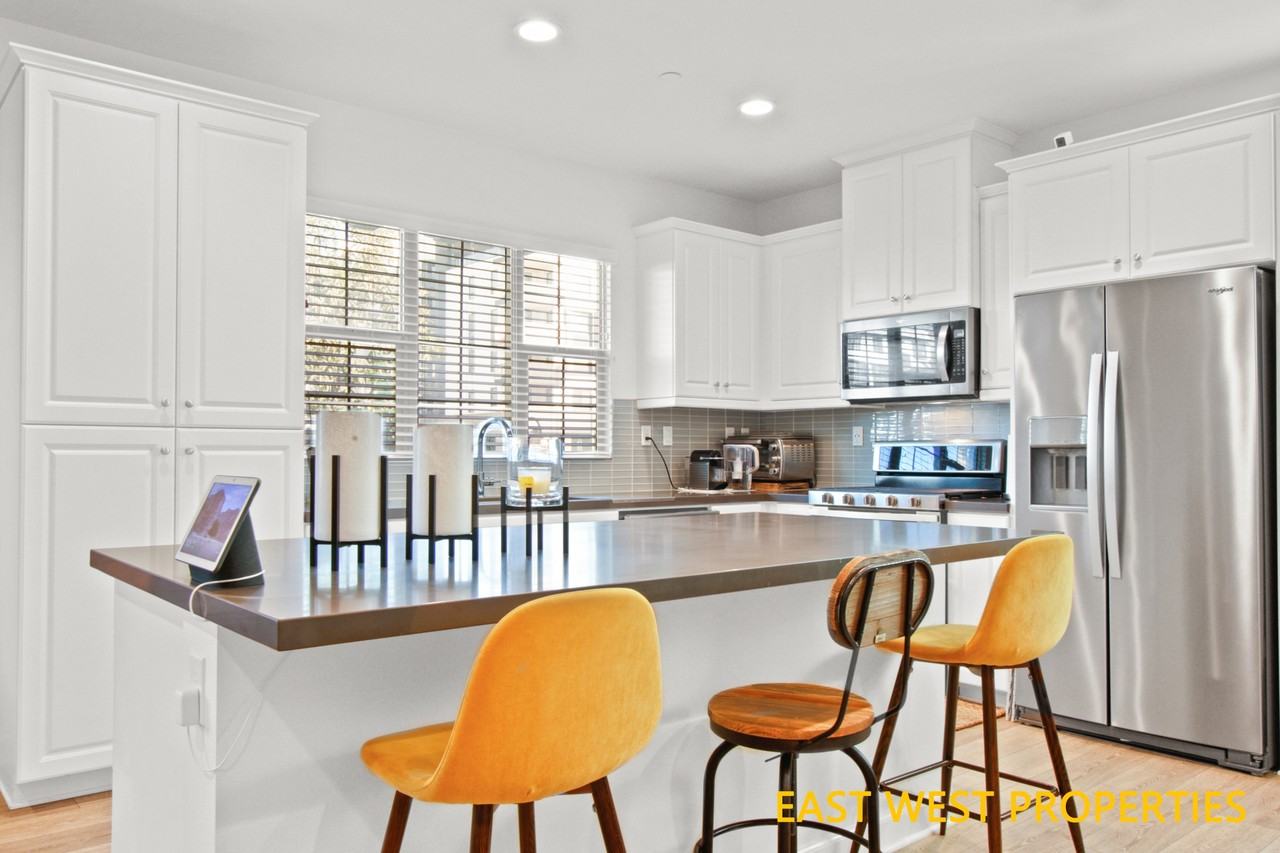 140 Lantana Dr #1 - Photo 3 of 25