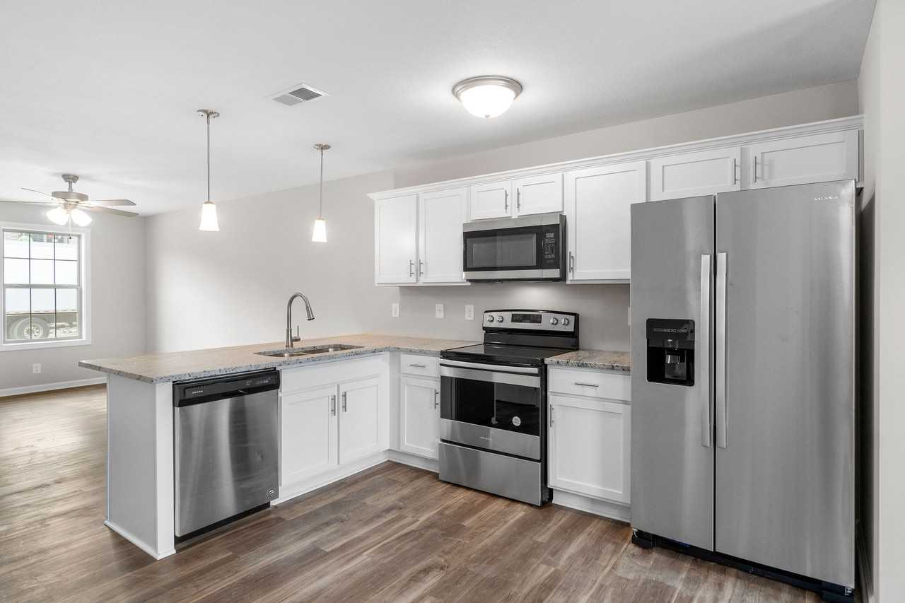 1387 Dover Rd #906 - Photo 4 of 11