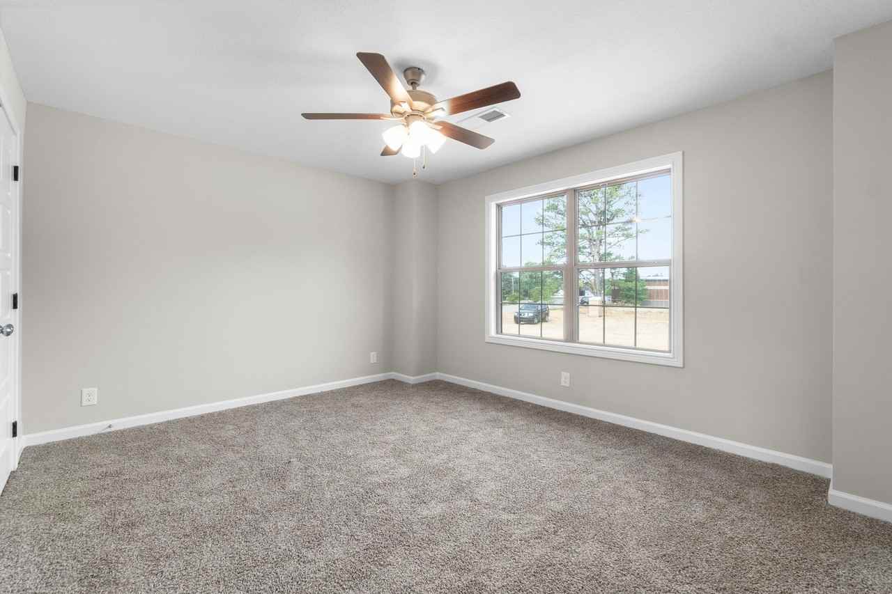 1387 Dover Rd #906 - Photo 7 of 11