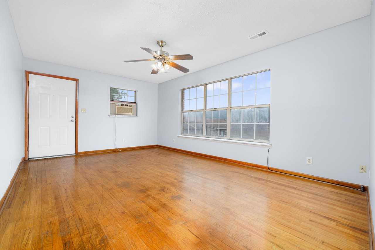 435 Beasley St #3 - Photo 3 of 13