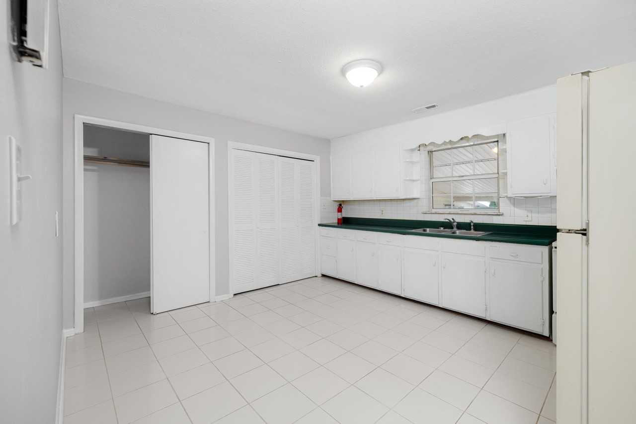 435 Beasley St #3 - Photo 4 of 13