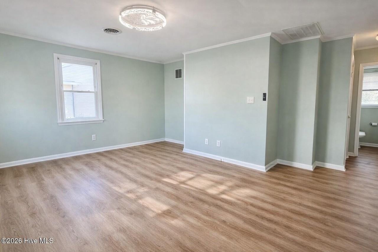 314 Starling St #1 - Photo 3 of 7