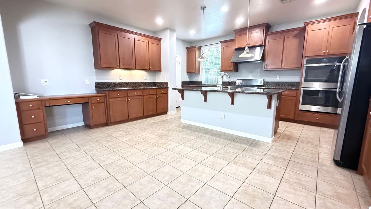 414 W Moraga St - Photo 6 of 24