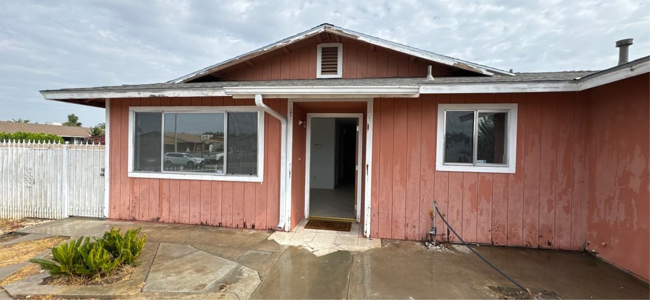 1023 Alila Ave #1 - Photo 2 of 14