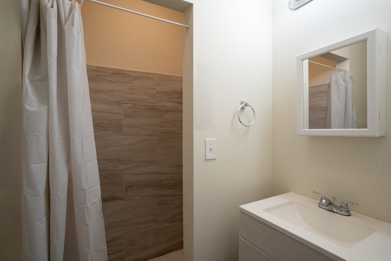 110 Lark St #B - Photo 3 of 7