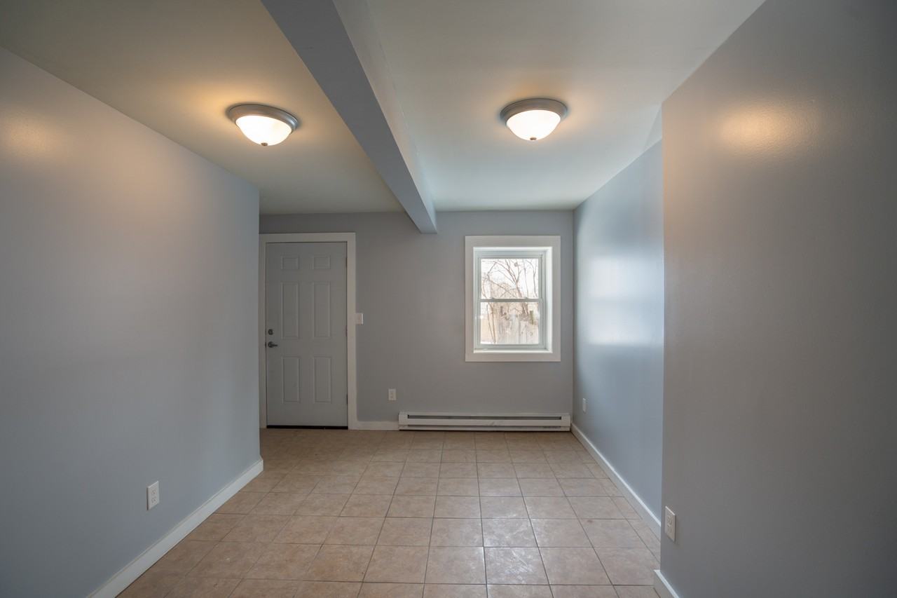 110 Lark St #B - Photo 5 of 7